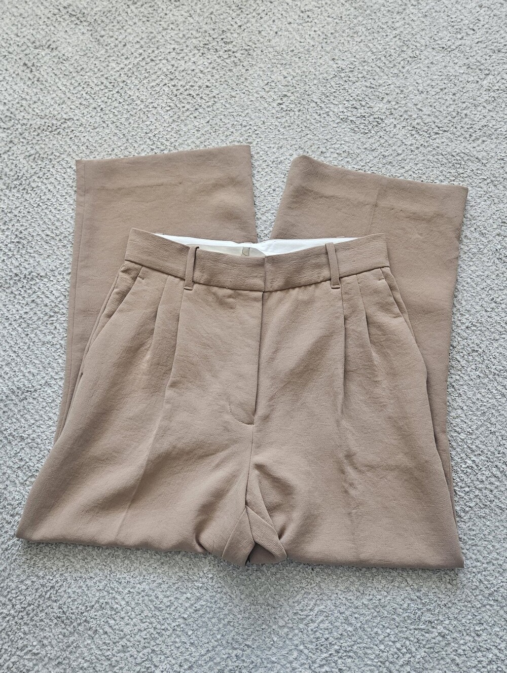 WILFRED Effortless Pant Camel Beige Crepe Contemporary Pleated Aritzia